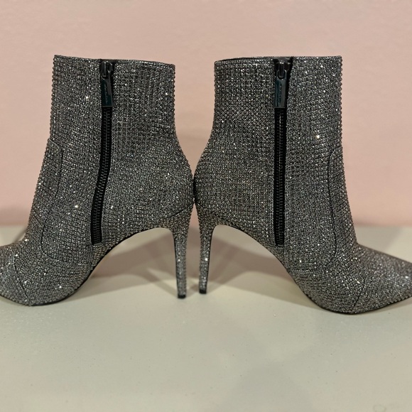 MICHAEL KORS
Rue Embellished Glitter Chain-Mesh Boot✨brand new - Picture 9 of 9